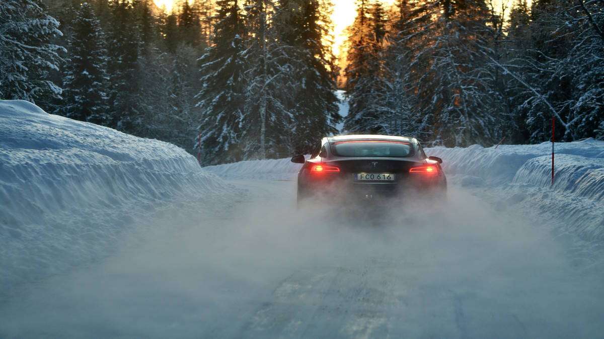 Tesla's Can Drive In Extreme Cold and Extreme Heat