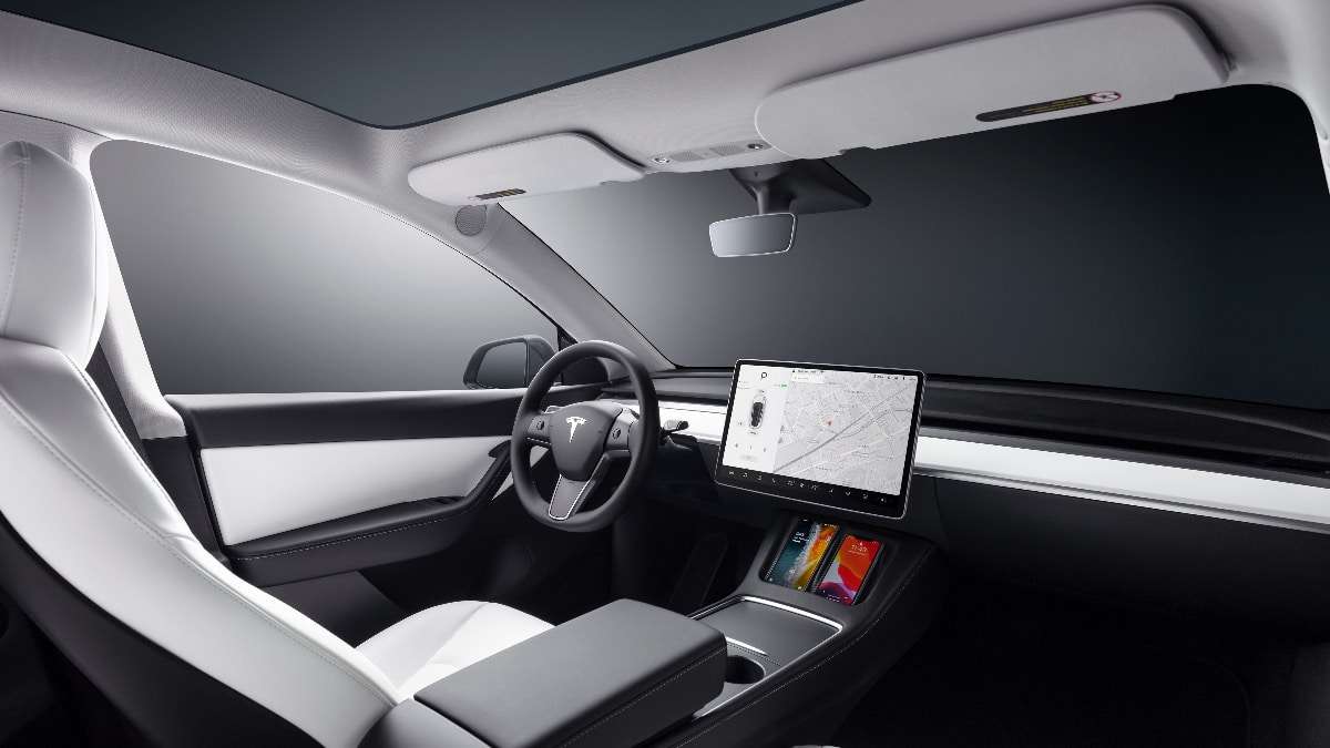 Breaking: Tesla To Soon Add A Second Screen To Model 3 & Y Suggests  Tear-down
