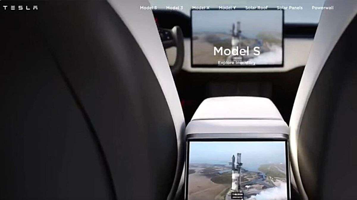 Tesla Now Shows a Cool Model S Video With a Starship Launch Screen