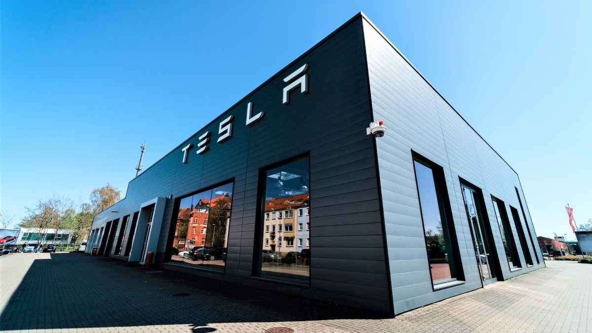 Non-Tesla Manufacturer Fixes Tesla's