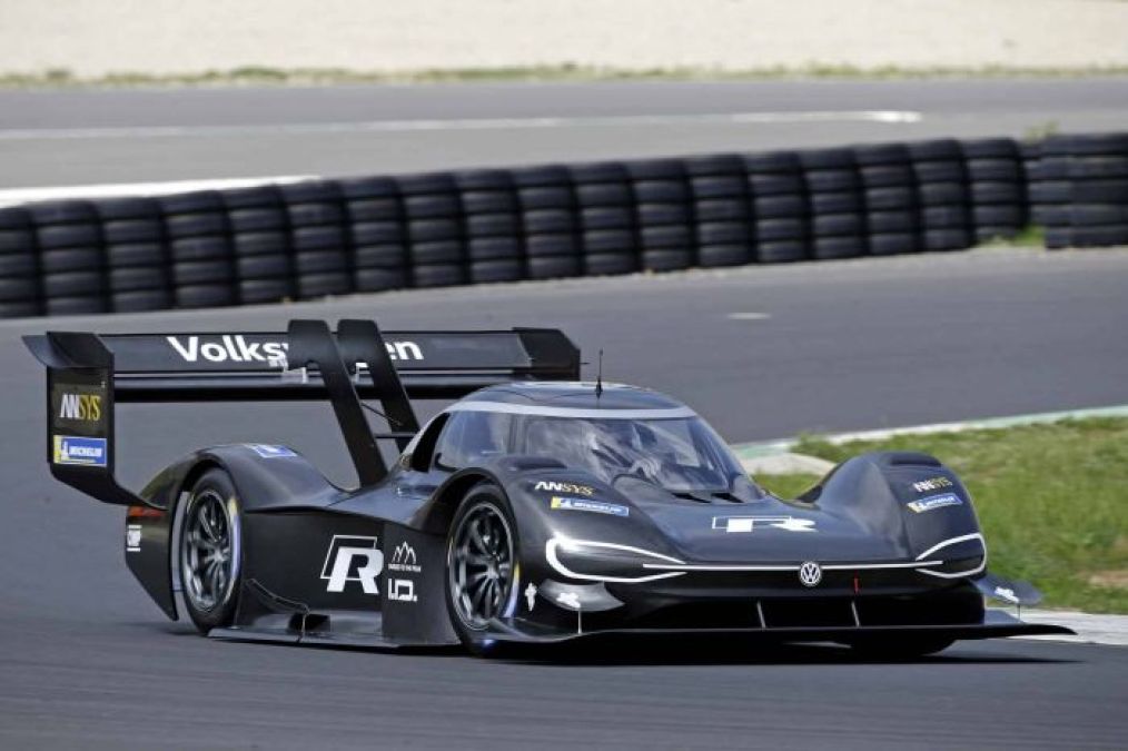 VW puts first laps on I.D. R, its Pikes Peak challenger