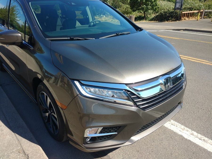 2018 Honda Odyssey front view