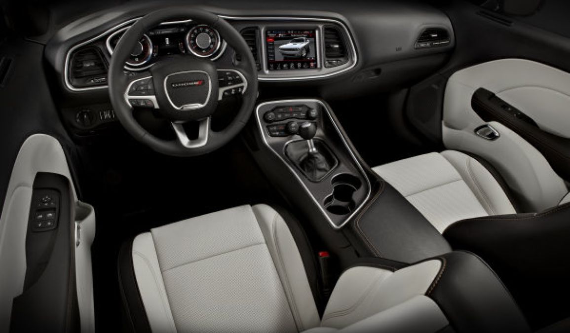 2015 challenger interior