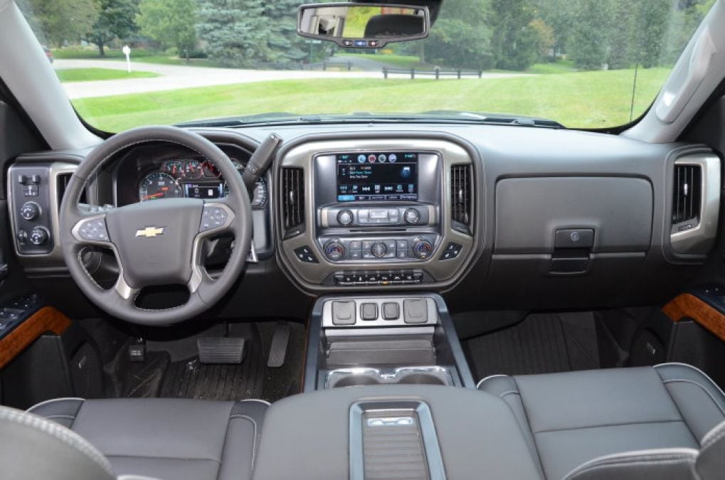 17 Silverado High Country dash
