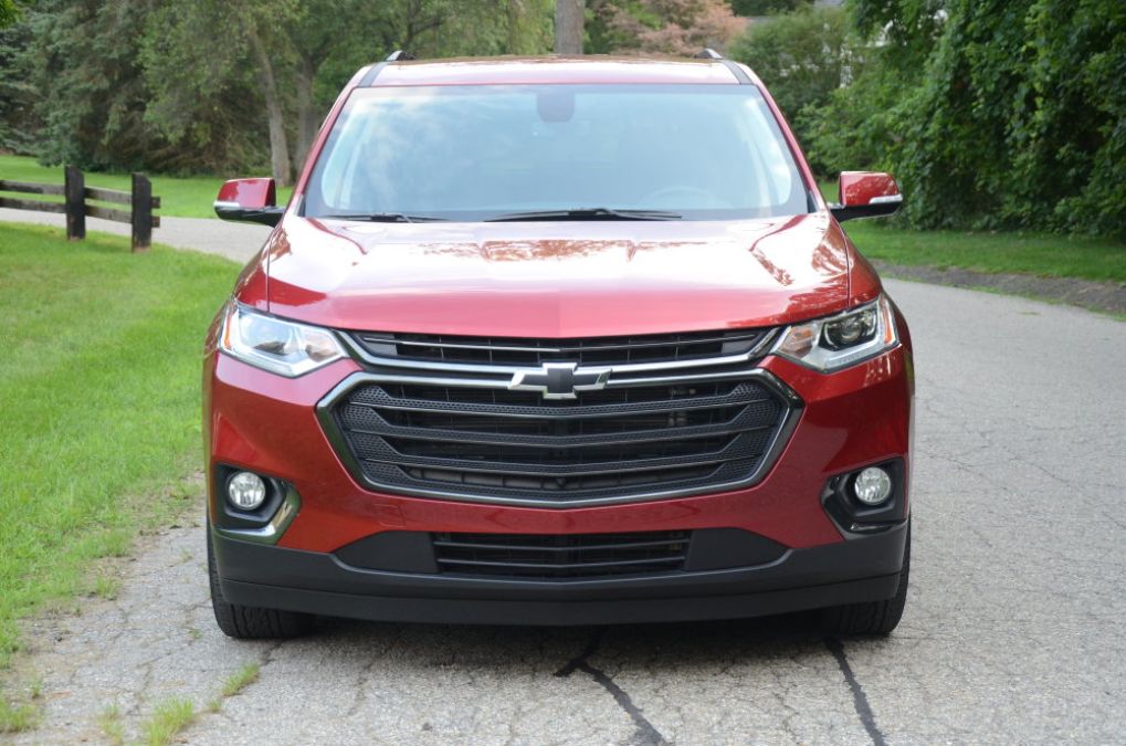 2018 traverse rs front