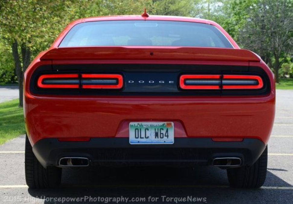 challenger sxt low rear