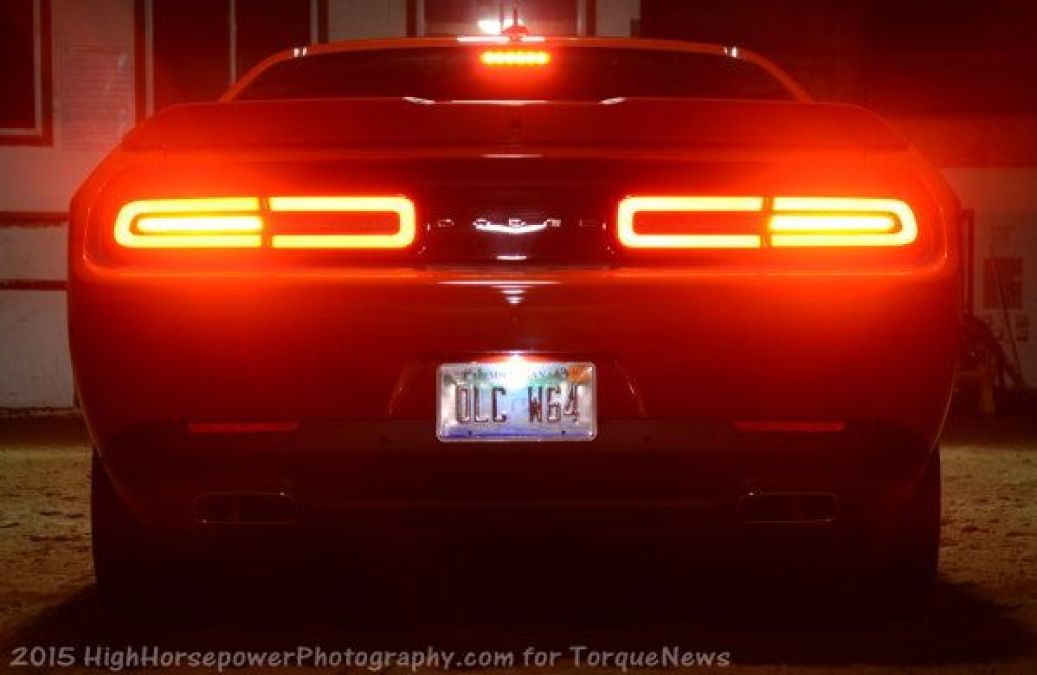 challenger sxt tails light