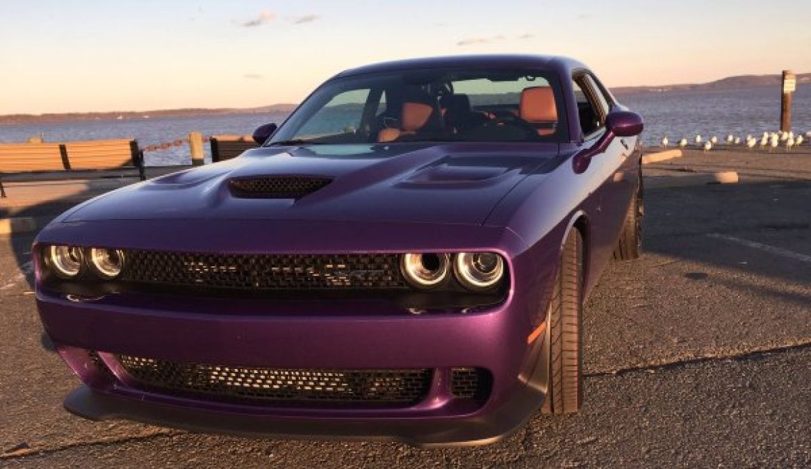 Dodge Challenger Srt Hellcat Runs An 11 08 Factory Stock 1 4 Mile Torque News