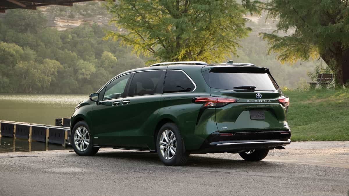 2021 Toyota Sienna Will Save Its Drivers 14 000 In Fuel Costs And More In Repairs Torque News