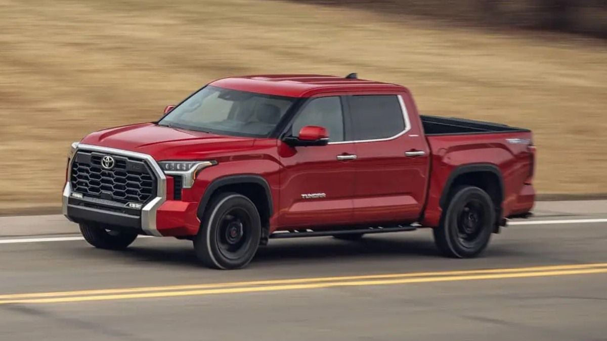 2024%20Toyota%20Tundra%20pickup%20engine
