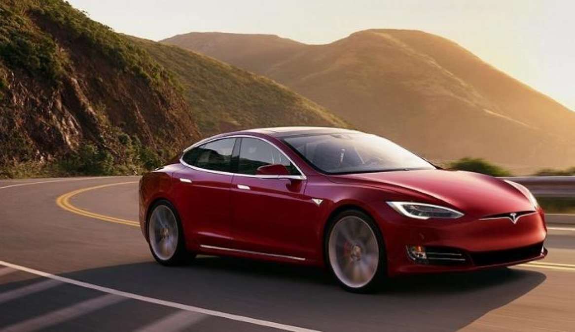 Pedagogie formaat Mortal EV Enthusiasts Notice Tesla Model S 100D and P100D Price Reduction | Torque  News