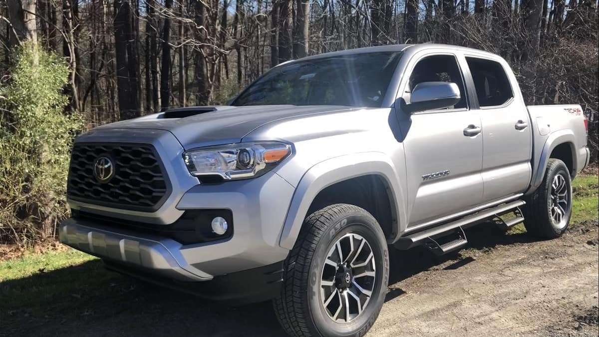 does the 2017 toyota tacoma trd sport have crawl control