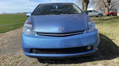 Toyota Prius "Flickering" Headlights Cause and Repair