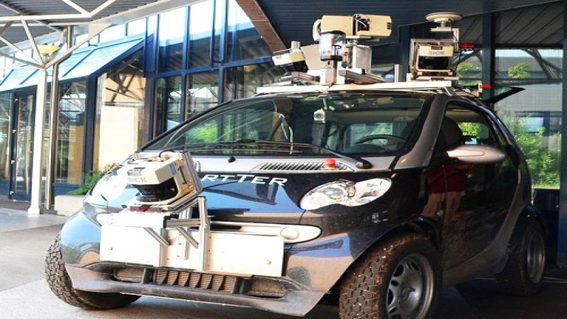 The Smarter Car. Photo by Rama Used under Wikimedia Commons 2.0 license. 