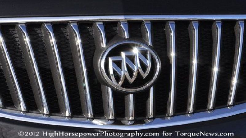 The grille of the 2011 Buick Regal