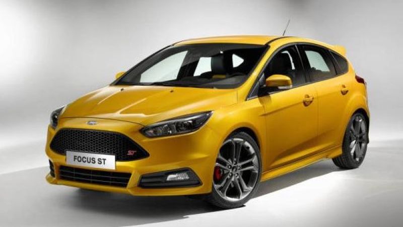 2015 ford Focus vs 2015 Mustang