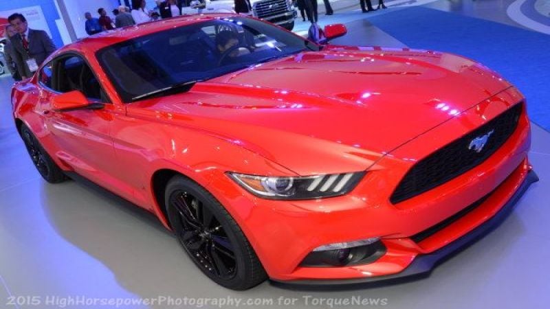 2015 mustang red