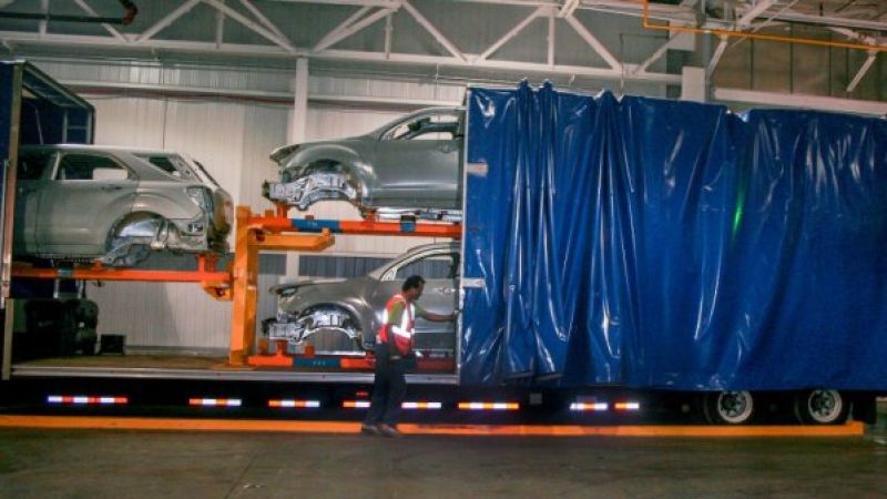 Equiinox bodied being loaded