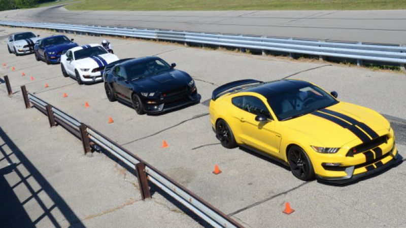Five GT350R Mustangs lined up at Grattan