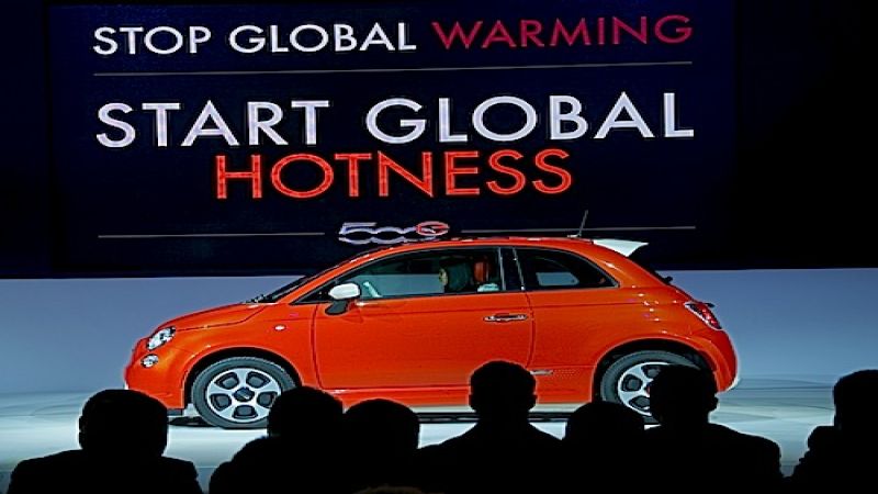 Fiat plays the Eco-Sexy card with its electric 500