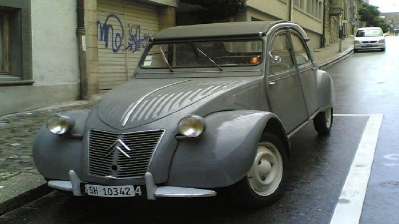 1950s Citroen 2CV, Wikimedia