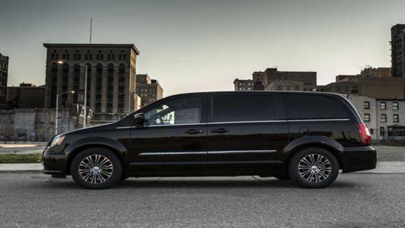 2013 Chrysler Town and Country S