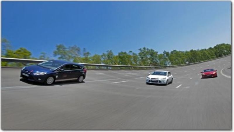 Focus EcoBoost cars on track