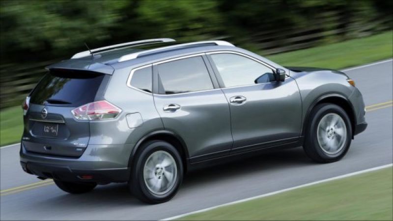 2014 Nissan Rogue in gray
