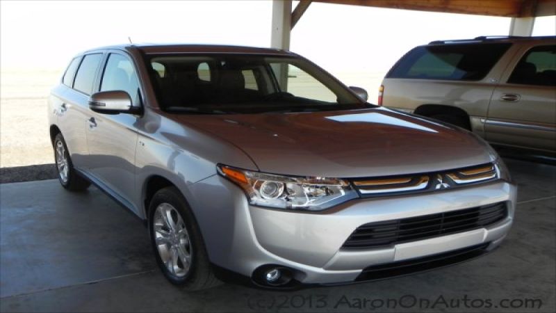 2014 Mitsubishi Outlander at RMDE 2013