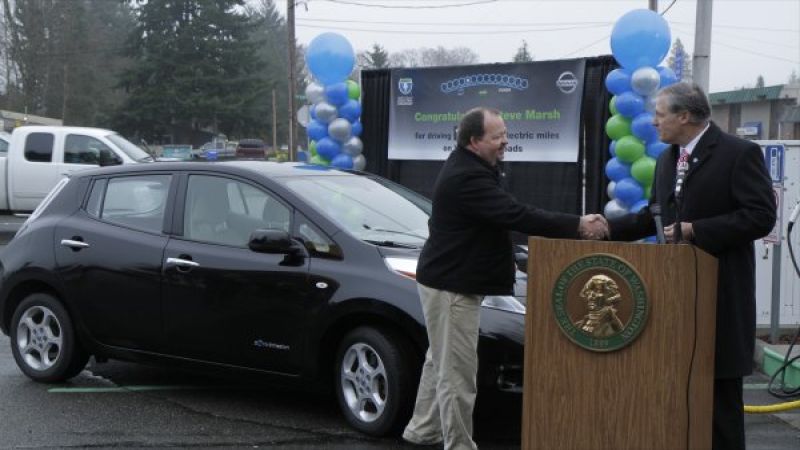 Steve Marsh, his LEAF, and Governor Jay Inslee