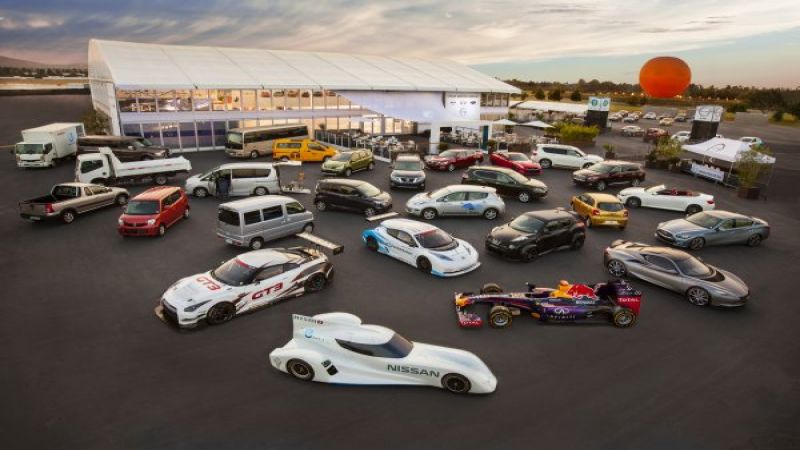 Nissan 360 all cars shot