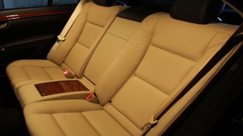 Mercedes-Benz's new active seat belt technology