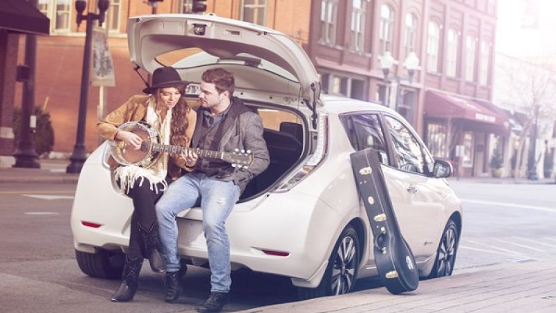 Electric cars fail to rebound in October