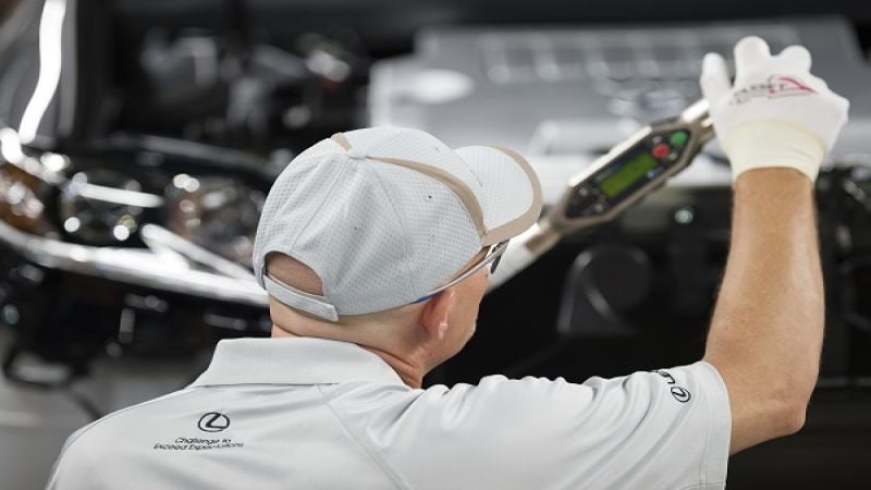 Lexus begins building its top-selling ES 350 in Kentucky