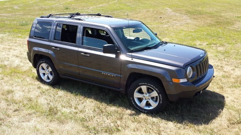 2015 Toyota RAV 4 XLE AWD vs. Jeep Patriot Latitude 4X4