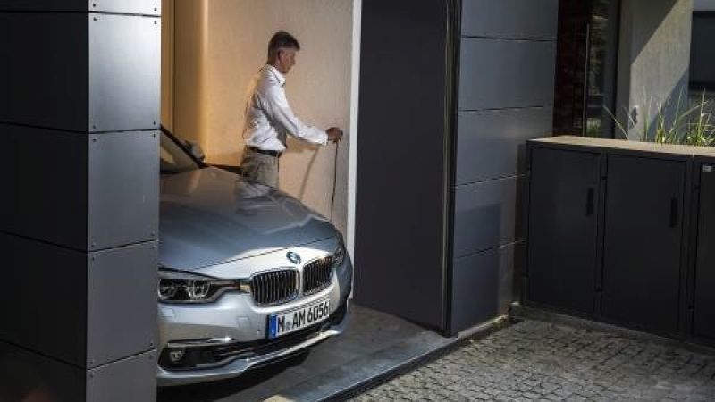 2016 BMW 330e plug-in hybrid