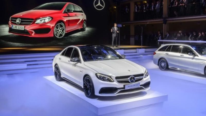 8 track-ready features on Mercedes-AMG C63 S are illuminated in Paris