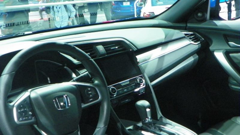 2016_Honda_Civic_Coupe