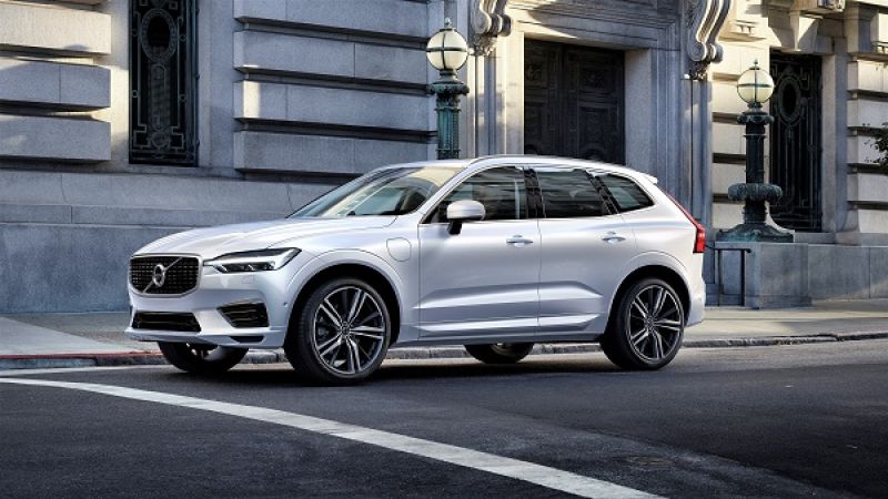 2018_Volvo_XC60_Geneva