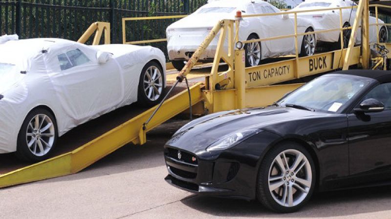 Jaguar Halts sales and imports to Russia