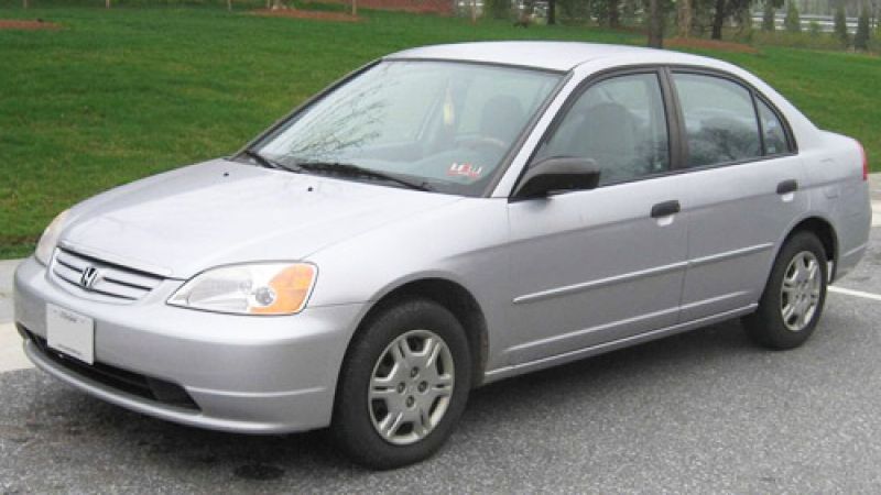 The 7th Generation (2001-5) Honda Civic. Photo courtesy Wikipedia.