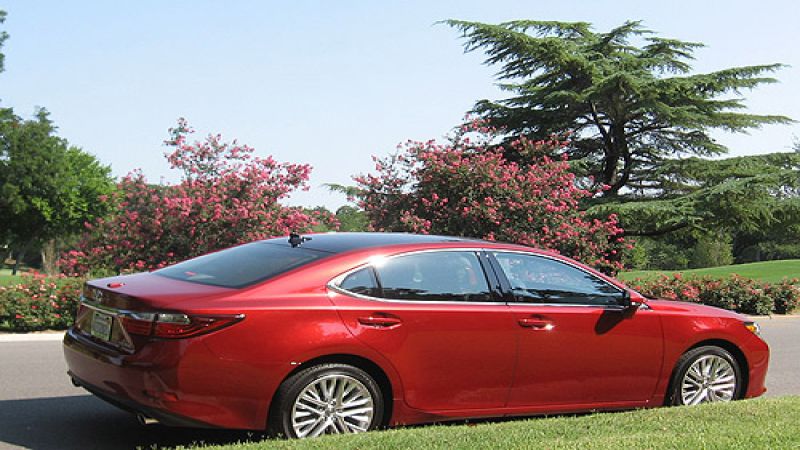 The 2013 Lexus ES 350 in Dallas. Photo by Don Bain