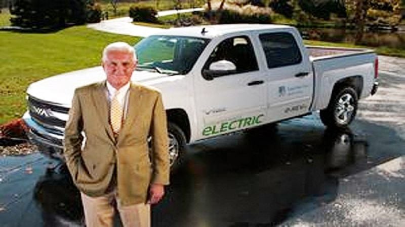 Bob Lutz stands before the Via Pickup eREV. Photo courtesy of Via