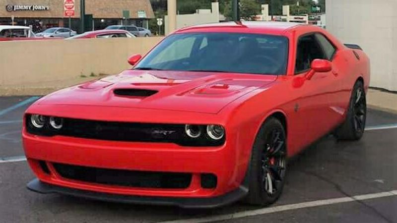 Cach Dodge Challenger Hellcat