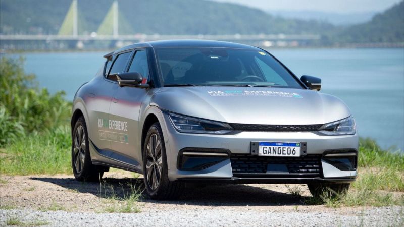 2 Hours Away, May Kia Dealership Sent a Person to Pick Up My EV6, Gave Me a GT-Line With 300ish Miles on It, and Just Made One Request When They Returned