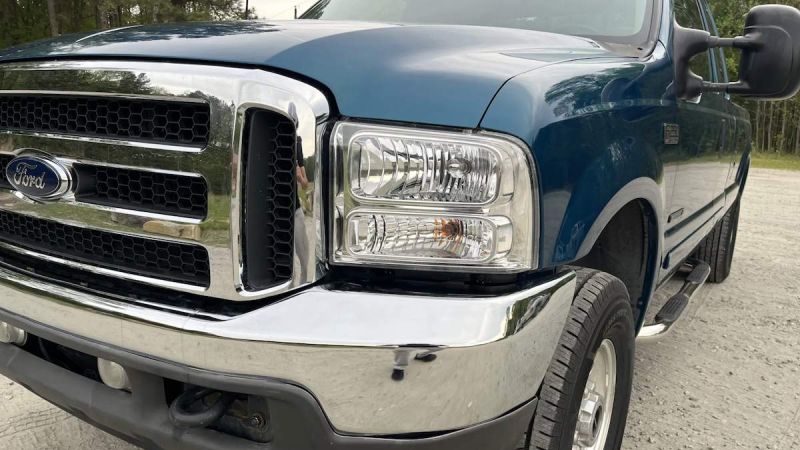 2001 Ford F-250 Lariat 7.3-Liter 4WD