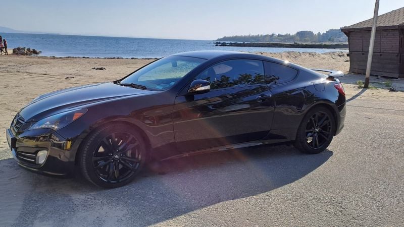 2011 Hyundai Genesis Coupe 3.8 euro spec in Bathurst Black metallic