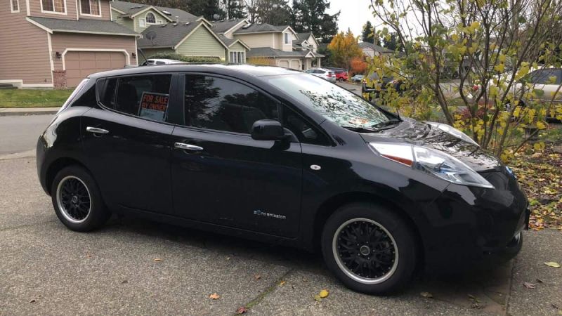 Black 2011 Nissan LEAF