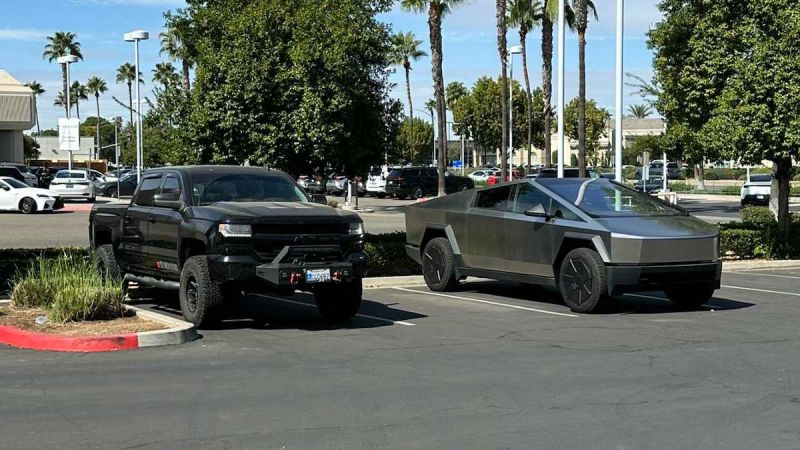 2025 Tesla Cybertruck & Chevy Silverado