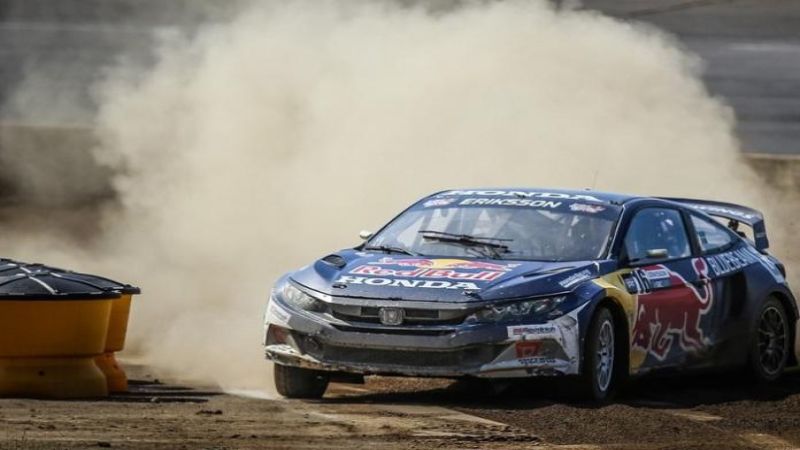Red Bull_Honda_Civic_Coupe_HPD_2017